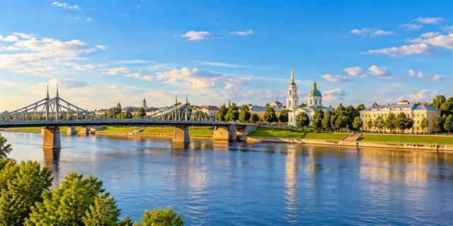 Панорама Твери с мостом через Волгу